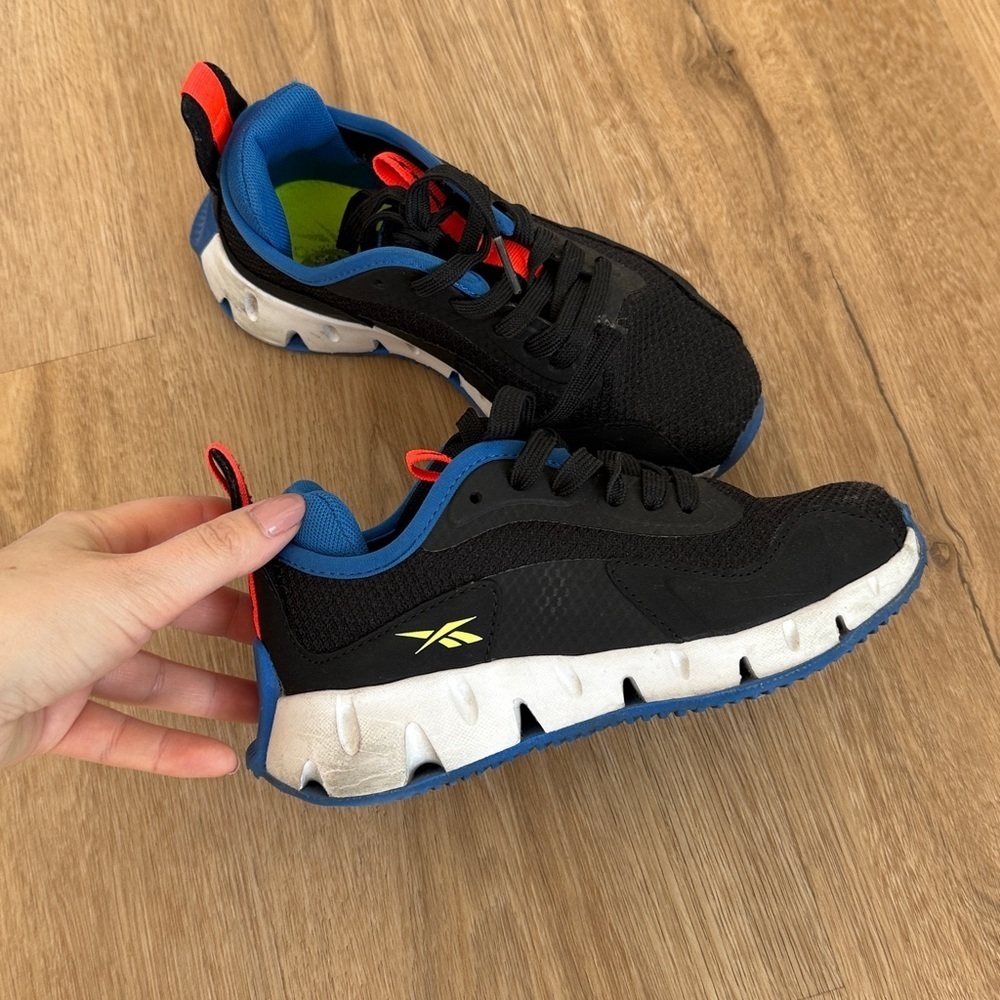 Reebok Shoes - Picture 3 of 5